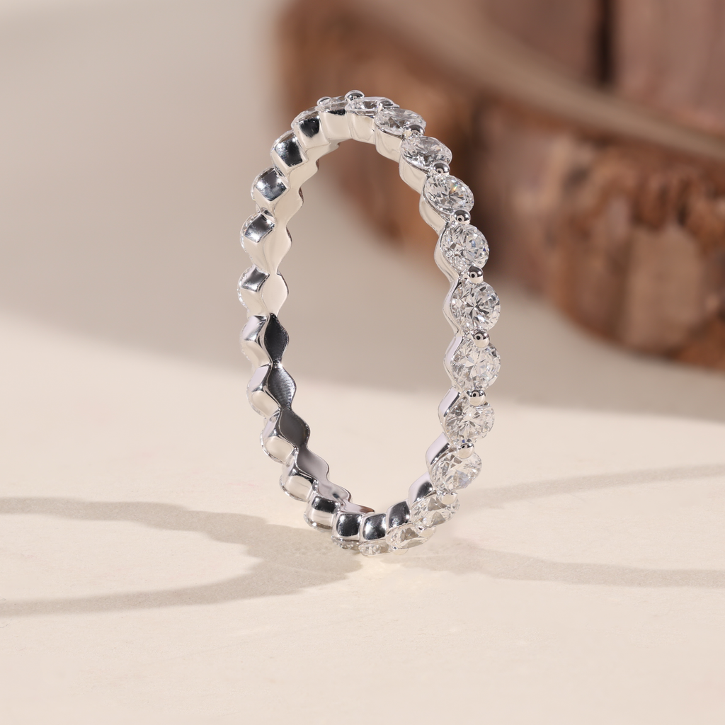 The Wave | Round Cut Full Eternity Wedding Band
