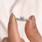 Round Cut Classic Engagement Ring