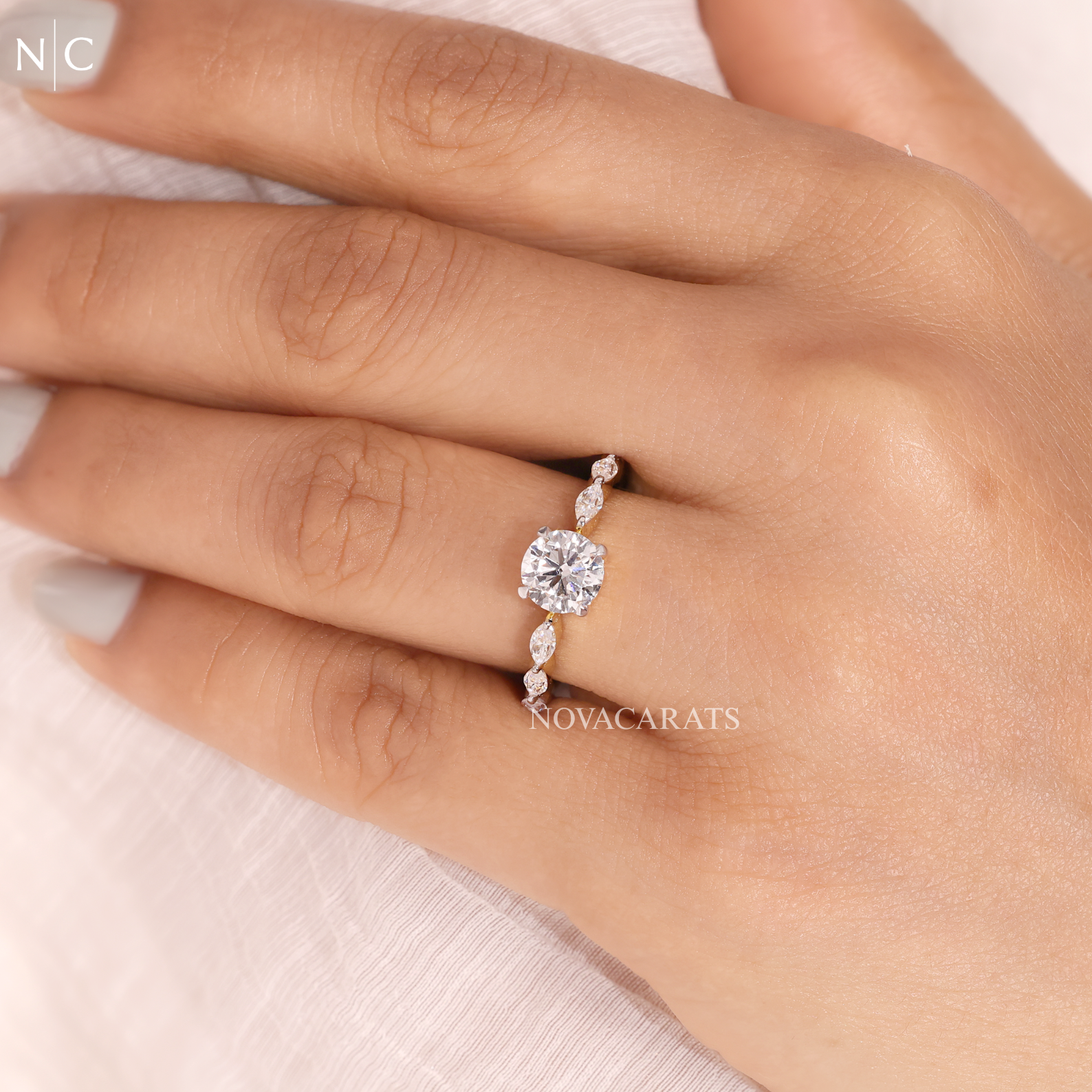 Round Cut Solitaire Engagement Ring