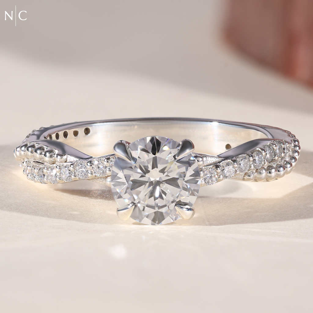 Round Cut Classic Engagement Ring