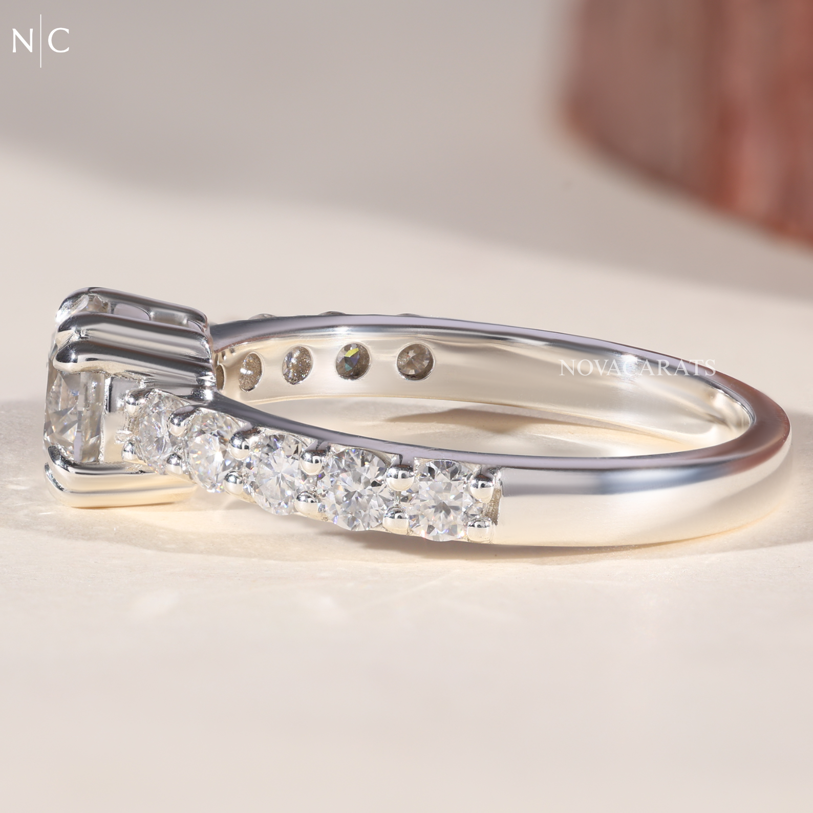 Round Cut Classic Engagement Ring