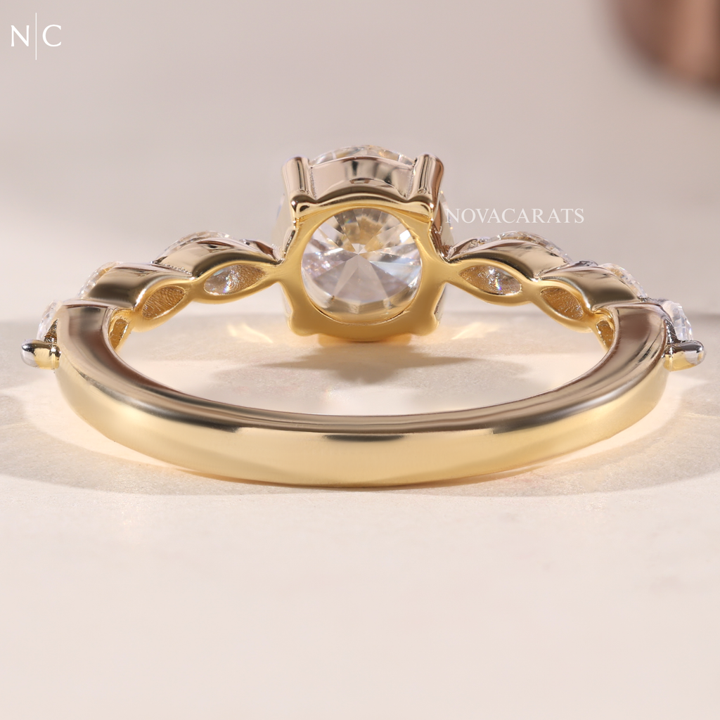 Round Cut Solitaire Engagement Ring