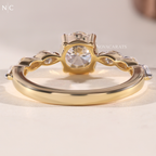 Round Cut Solitaire Engagement Ring