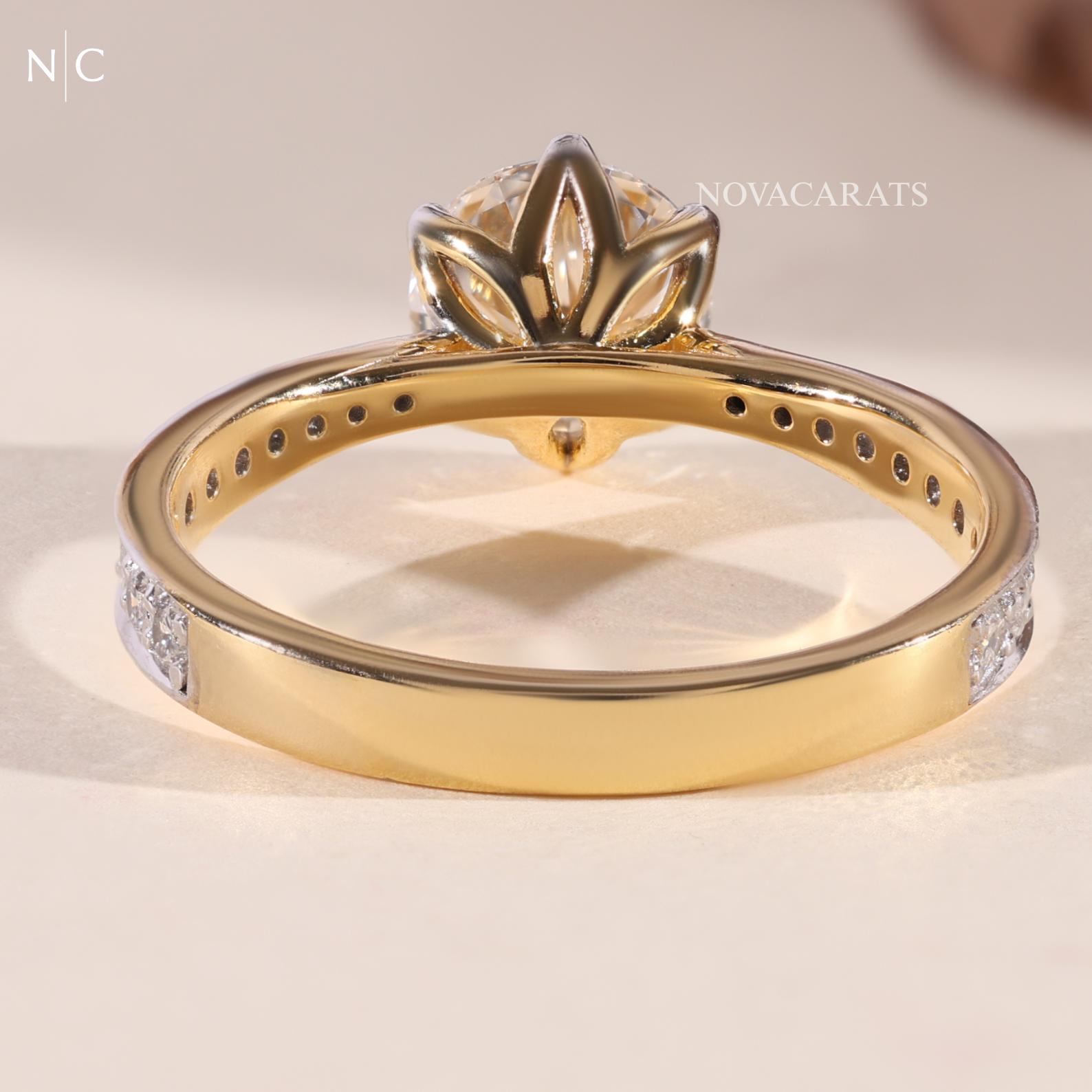Round Cut Solitaire Engagement Ring