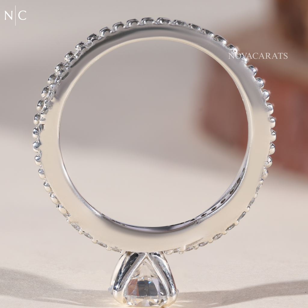 Round Cut Classic Engagement Ring