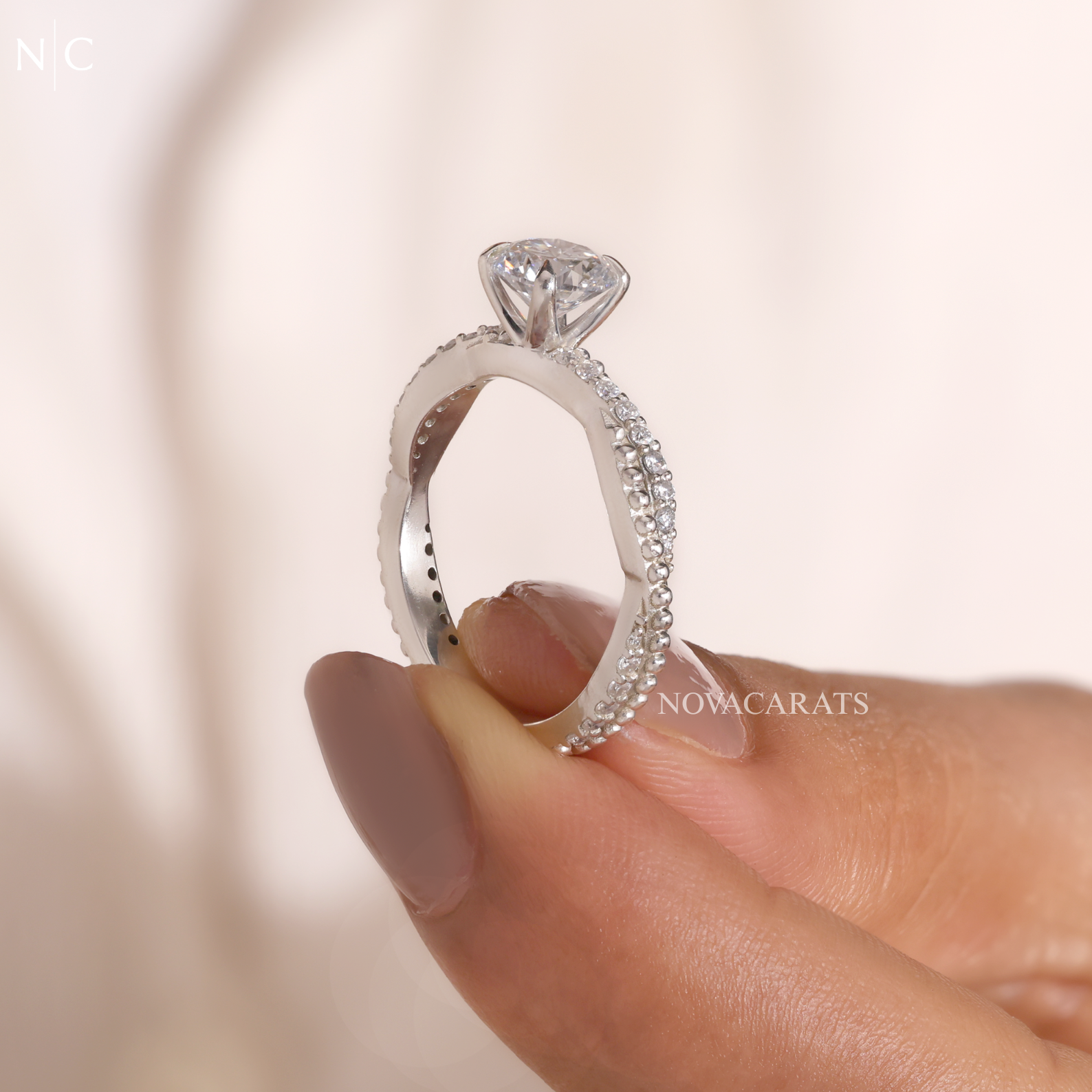 Round Cut Classic Engagement Ring
