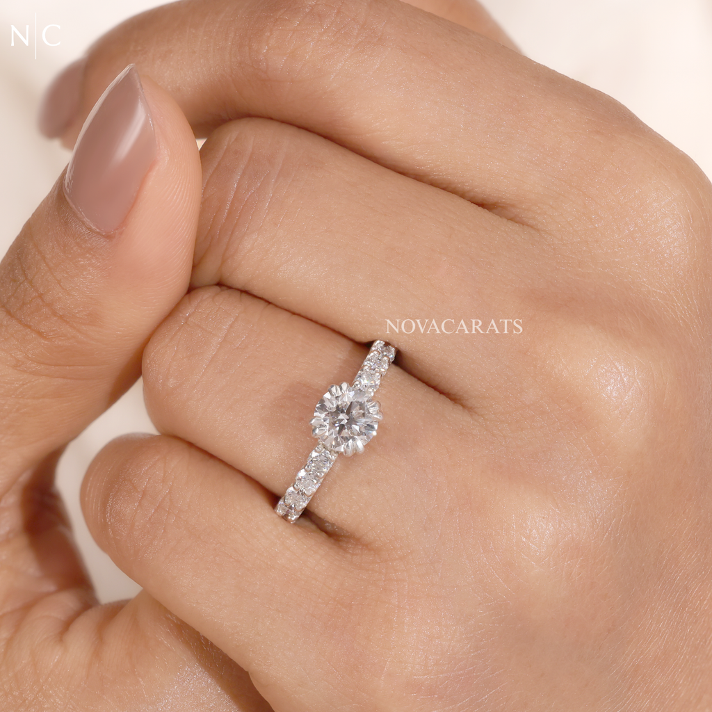 Round Cut Classic Engagement Ring