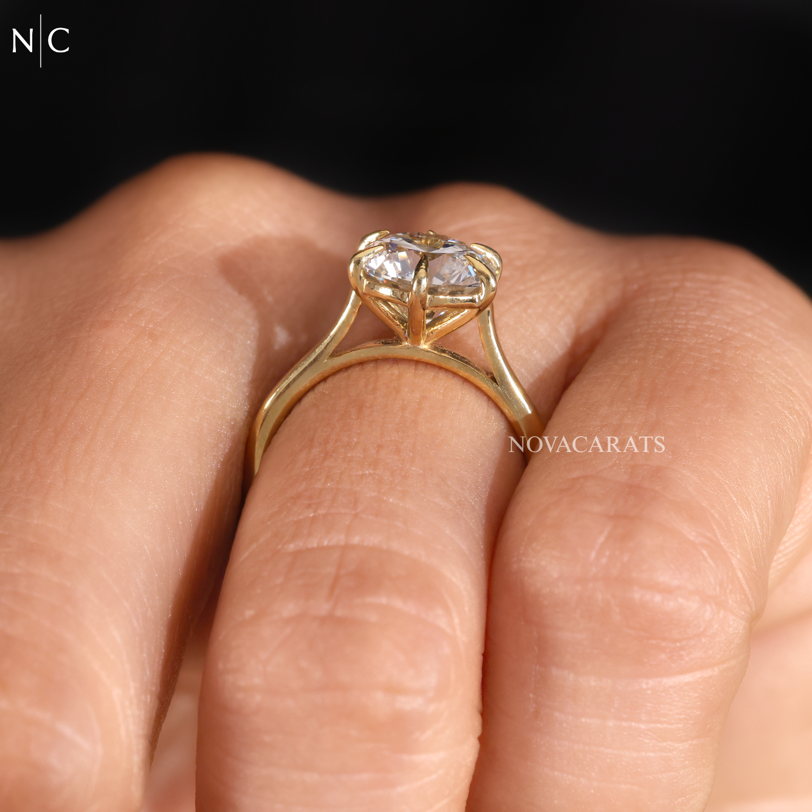 Round Cut Solitaire Engagement Ring
