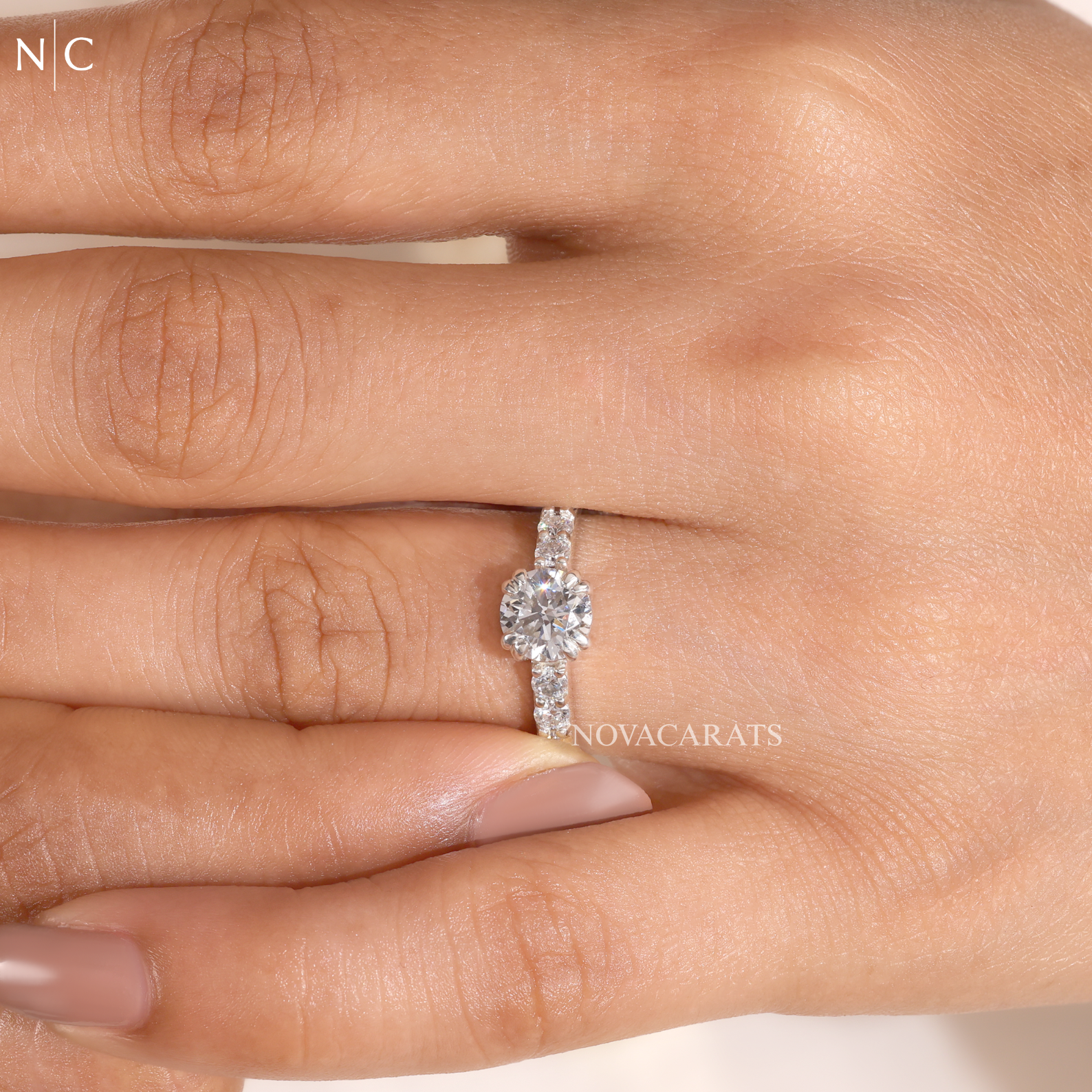 Round Cut Classic Engagement Ring