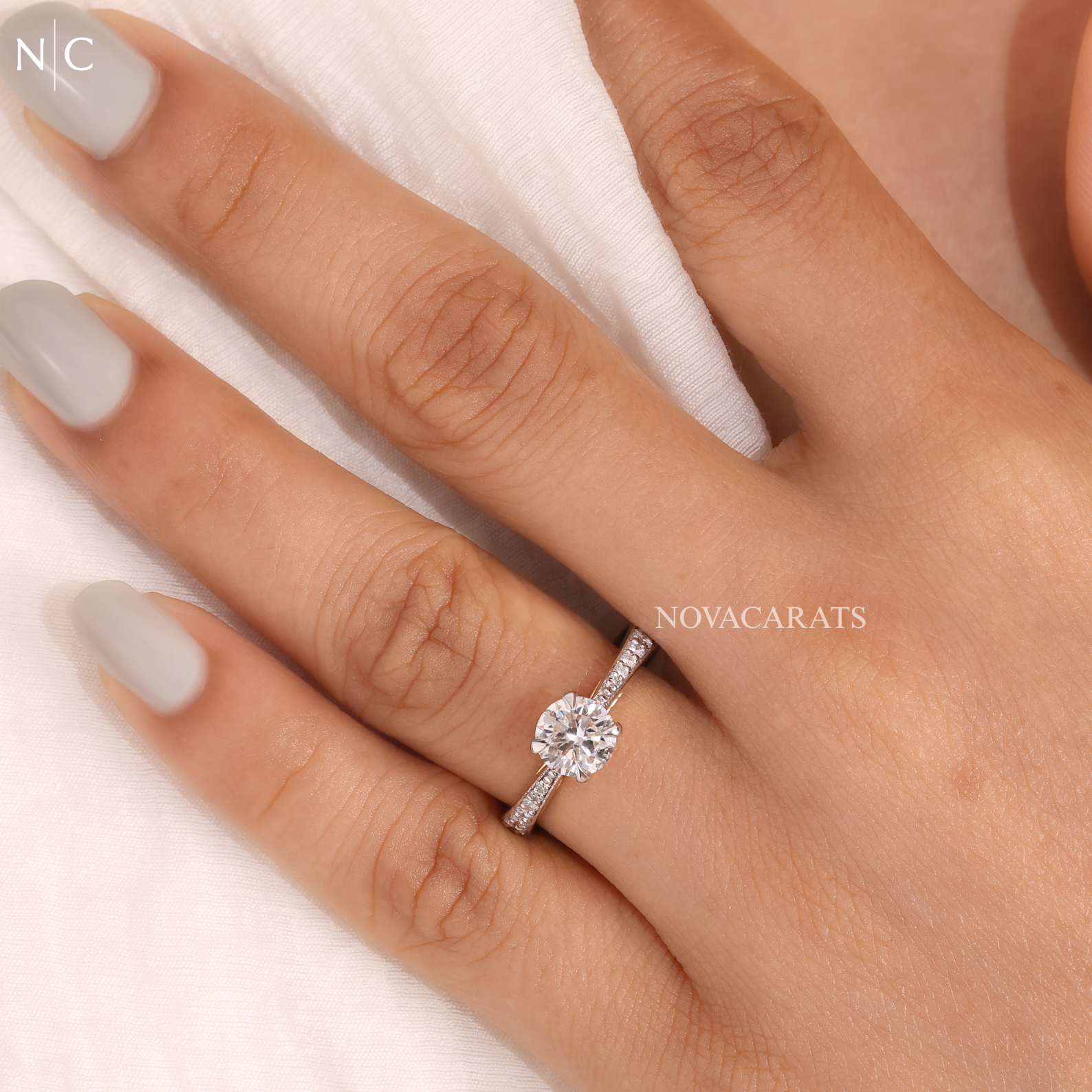 Round Cut Solitaire Engagement Ring