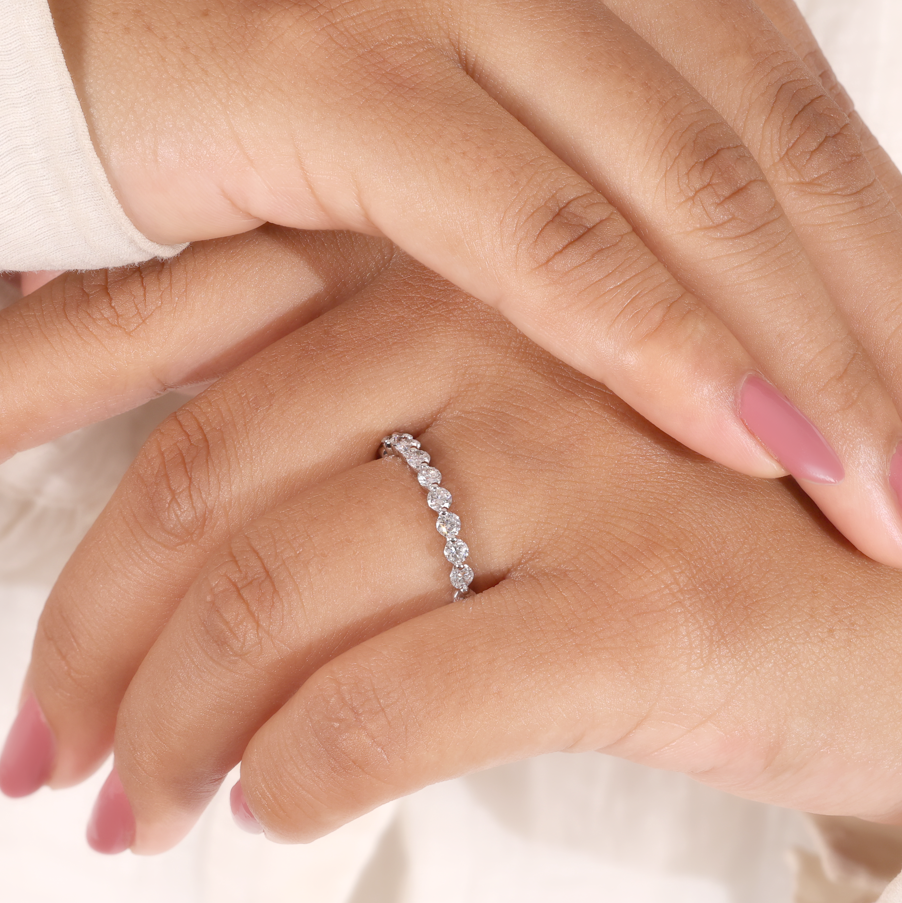 The Wave | Round Cut Full Eternity Wedding Band